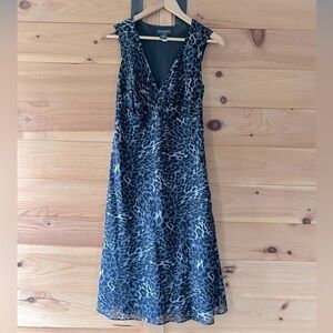 BANANA REPUBLIC SILK BLEND ANIMAL PRINT V-NECK LINED DRESS